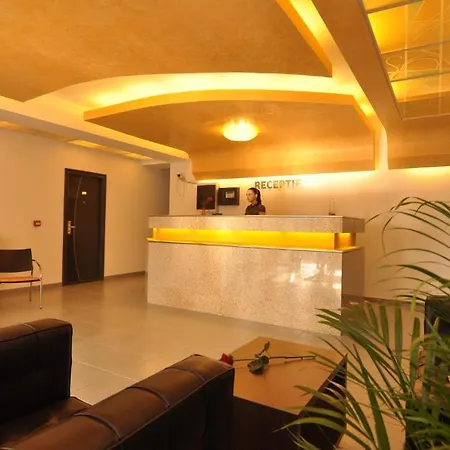 Blue 3* Mamaia