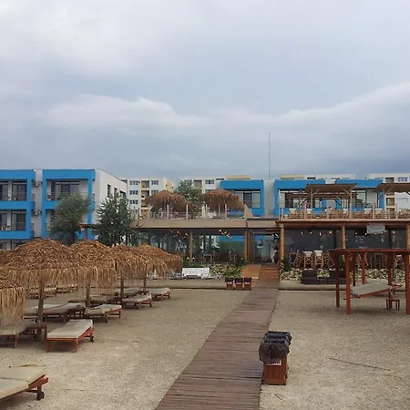 Blue 3* Mamaia