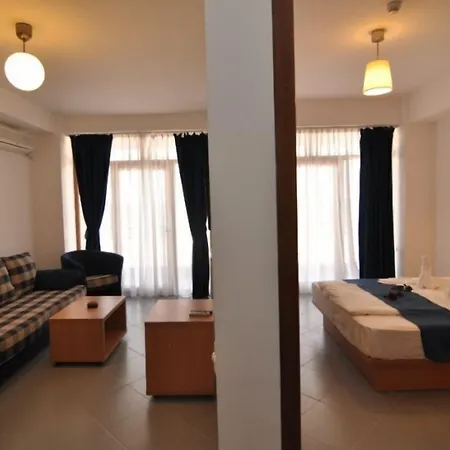 Blue 3* Mamaia